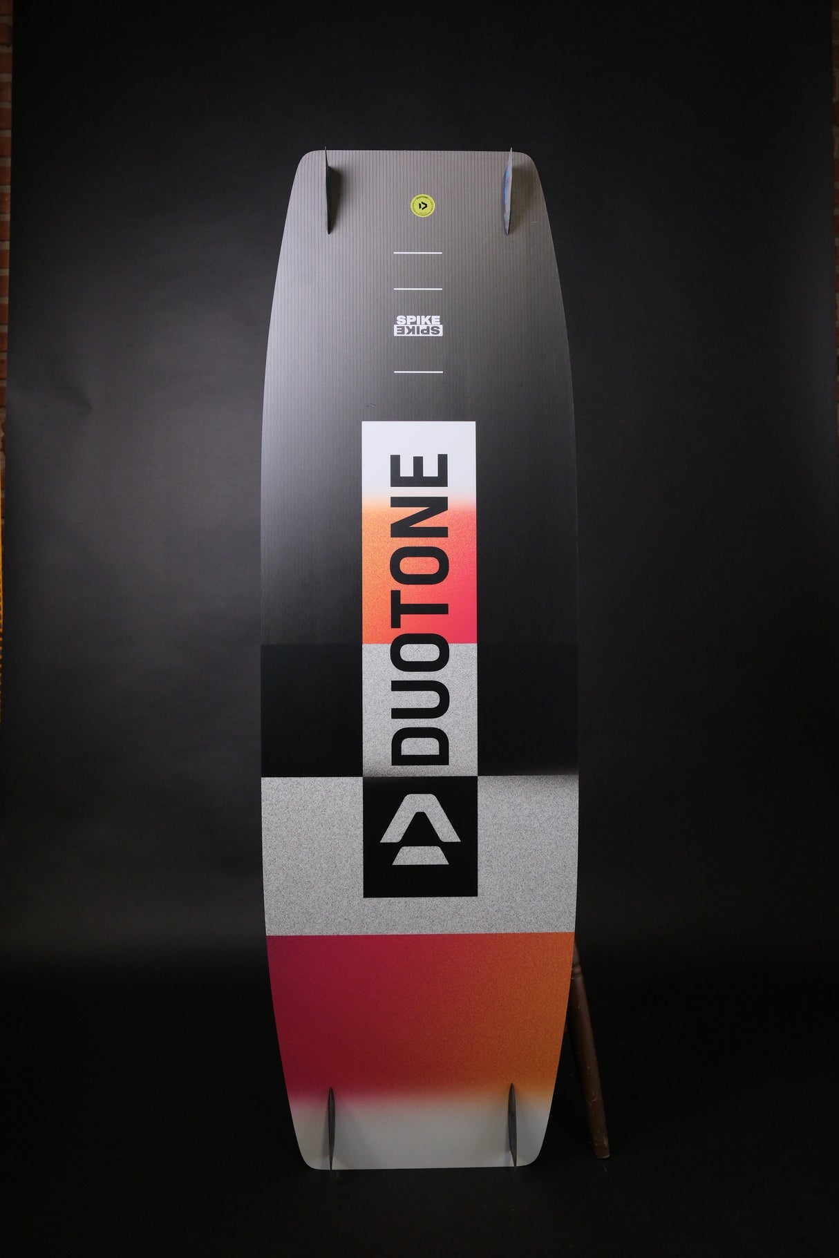 Duotone Spike 153x46.5cm inkl. Vario M-XL Binding